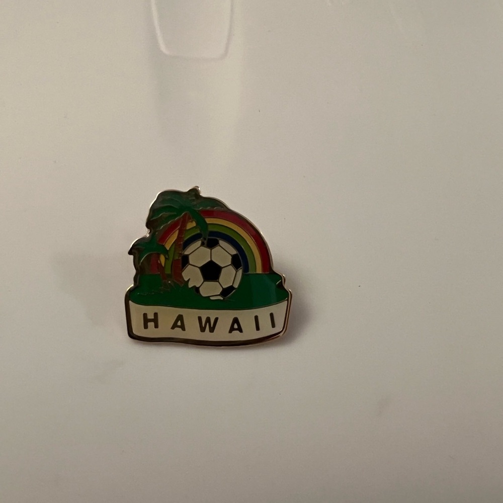 Lapel Pin- Hawaii soccer